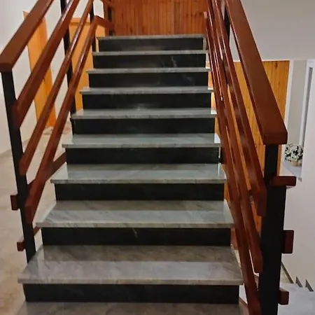 - Terme, Vicino A Mondole Lurisia